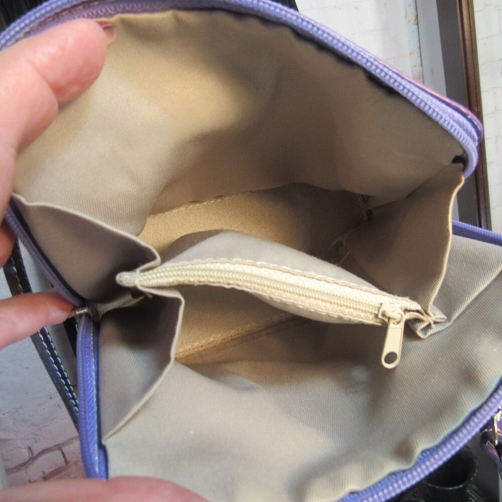 ITALIAN LEATHER  BAG. PURSE, VIOLET COLOR, BACK POCKET, EXCEL COND - Picture 15 of 16